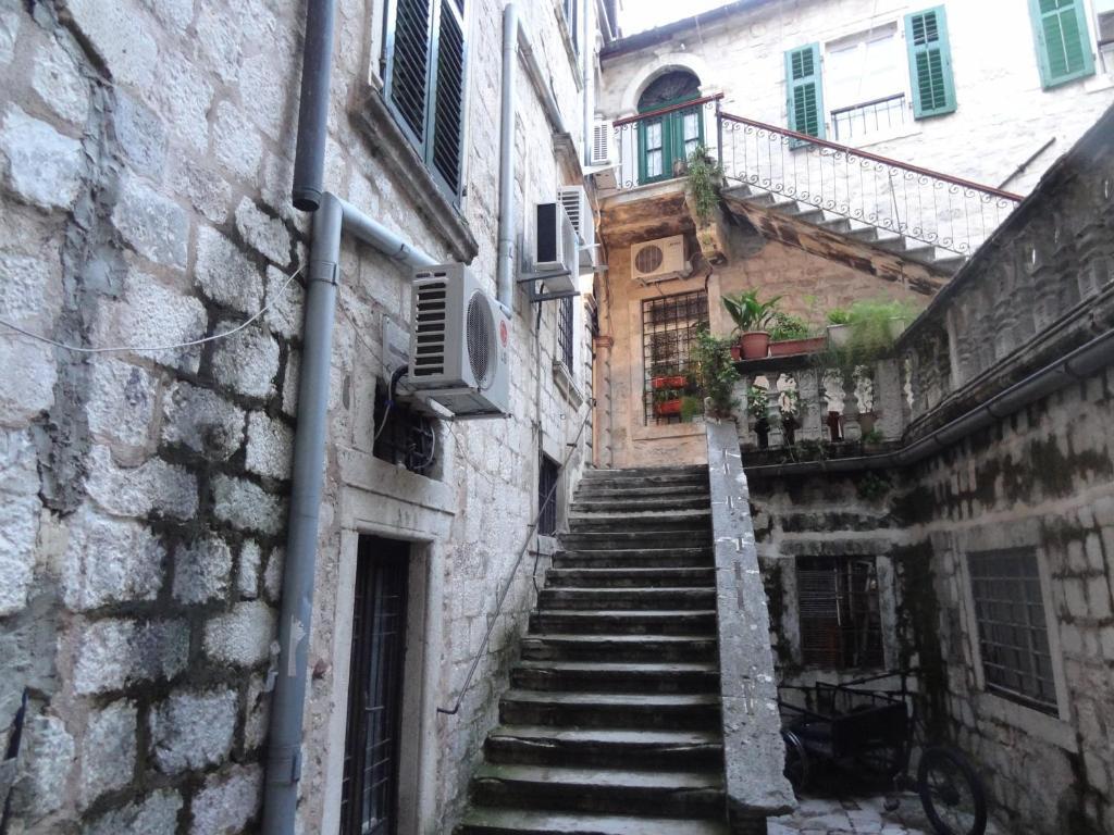 Apartment Palata Bizanti Kotor Bagian luar foto